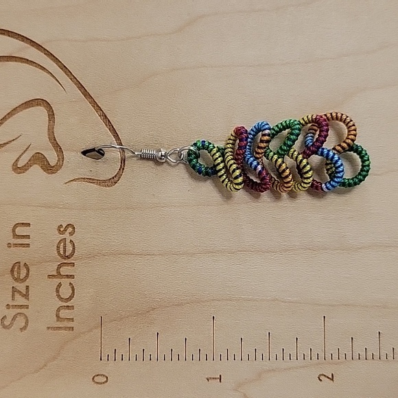 FIBER SCULPTED LOOP EARRINGS - Picture 5 of 6